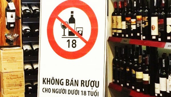 Phải khai báo tên, tuổi, CMND khi mua rượu bia online