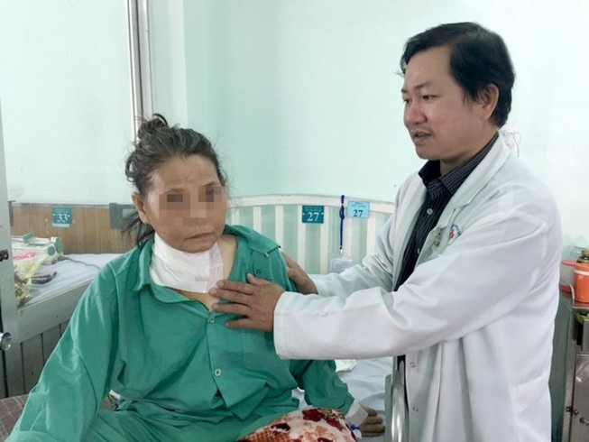 Thầy lang chữa khối u nhỏ thành bướu to