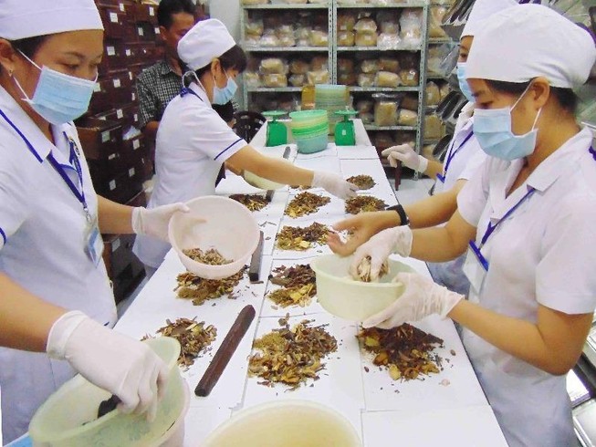 Đông y có khả năng giúp đuôi tinh trùng 'ngọ nguậy'