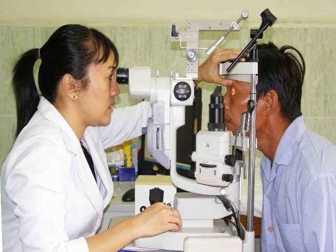 Cơ hội khám mắt miễn phí cho người trên 50 tuổi