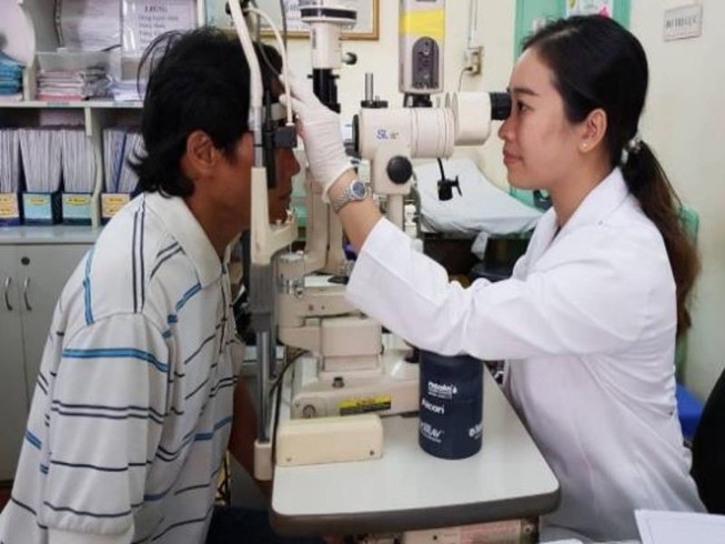 Khám và tư vấn miễn phí cho bệnh nhân Glôcôm