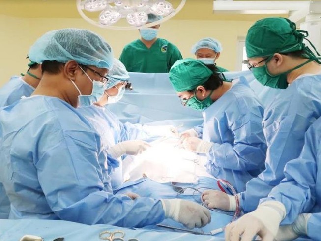 Chị gái sống nhờ quả thận người em trai