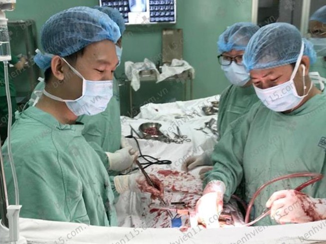 U trung thất 'hành hạ' khiến bệnh nhân phải ngủ ngồi