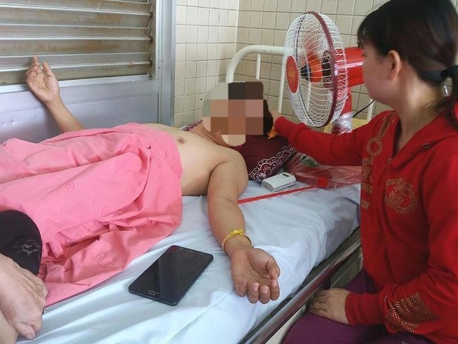 Đình chỉ hai cá nhân xuyên đinh chân bệnh nhân… đau cột sống