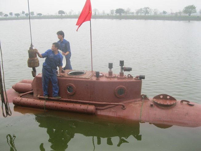 Tàu ngầm Trường Sa thử nghiệm dưới hồ thành công