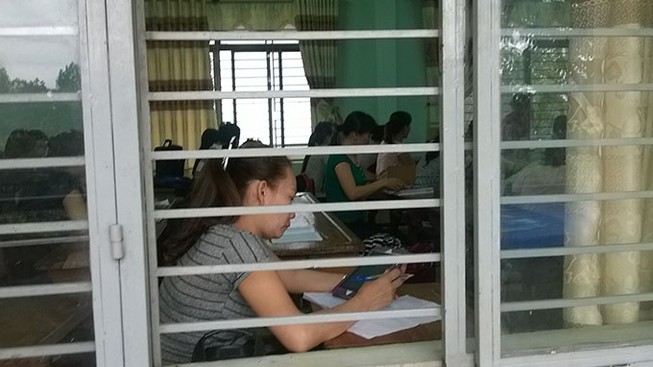 AIC “cho luôn” giáo viên máy tính bảng