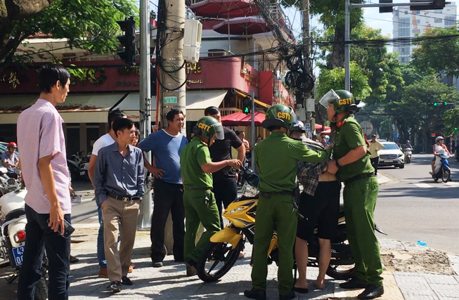 Công an thông tin vụ vượt đèn đỏ làm ngã 2 cảnh sát