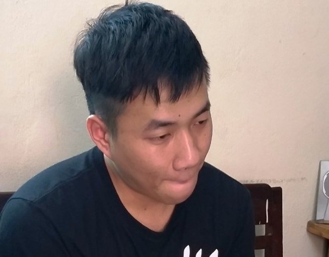 Nam thanh niên lái ô tô đi giao lẻ ma túy