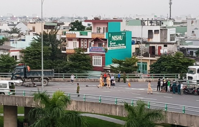 Người phụ nữ bị xe ben kéo lê, tử vong tại chỗ