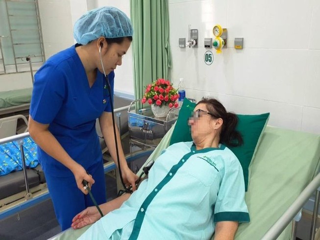 2 ngày uống 30 viên giảm đau, nữ du khách Úc phải cấp cứu