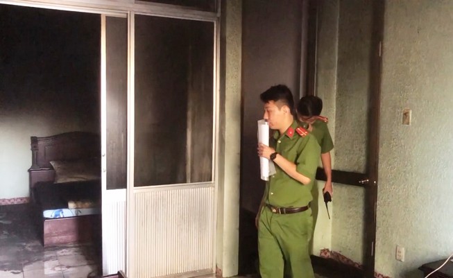 Bảo vệ nghe mùi khét, đi kiểm tra thì phát hiện cháy công ty