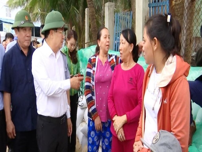 Phó Thủ tướng Trịnh Đình Dũng kiểm tra chống bão ở Bình Định