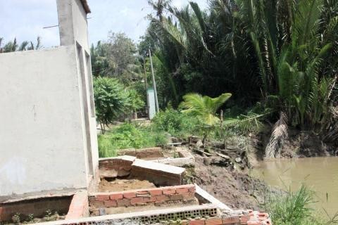Xử lý gấp 3 điểm sạt lở ảnh hưởng đến dân cư Nhà Bè