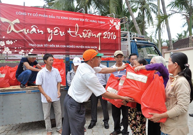 Hưng Thịnh tặng 3 triệu cuốn vở cho học sinh vùng lũ