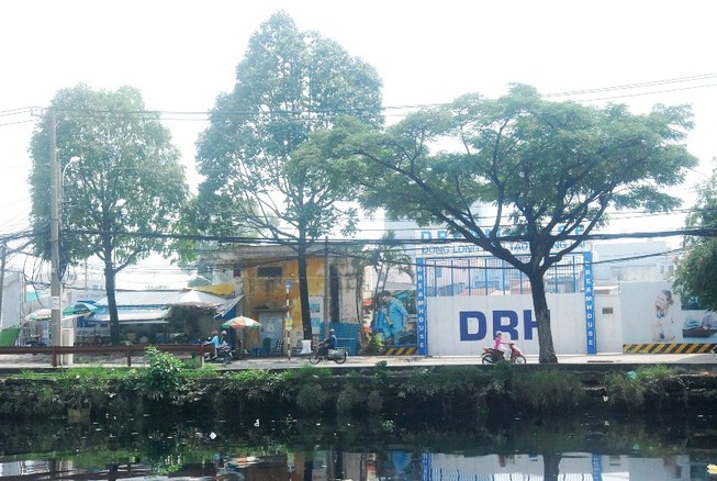 Cẩn trọng với cổ phiếu của doanh nghiệp địa ốc