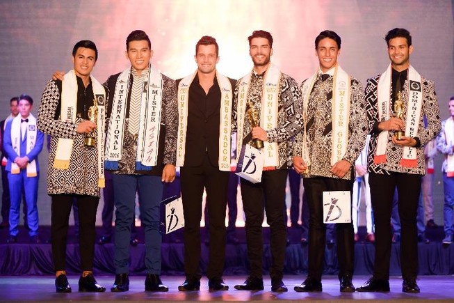 Ngọc Tình thắng lớn ở Mister Universal Ambassador 2016