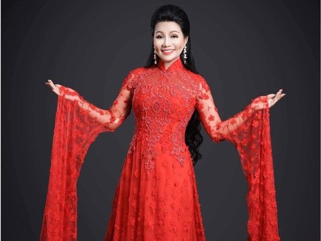 NS Ngọc Huyền đem 'Chuyện 3 người' về nước mừng sinh nhật