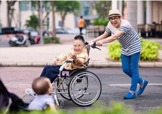 Nghệ sĩ Thành Lộc chia sẻ sau đám tang của mẹ