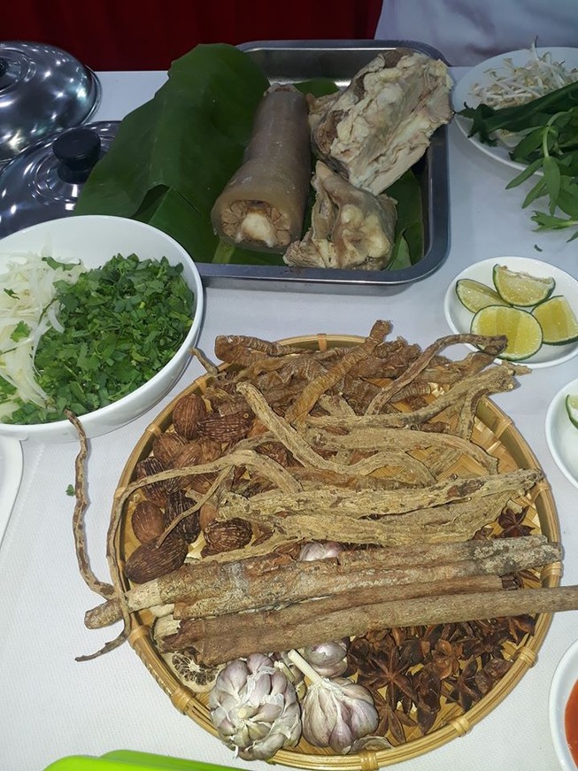 Độc đáo phở nấu với sâm Ngọc Linh đánh bại nhiều đối thủ