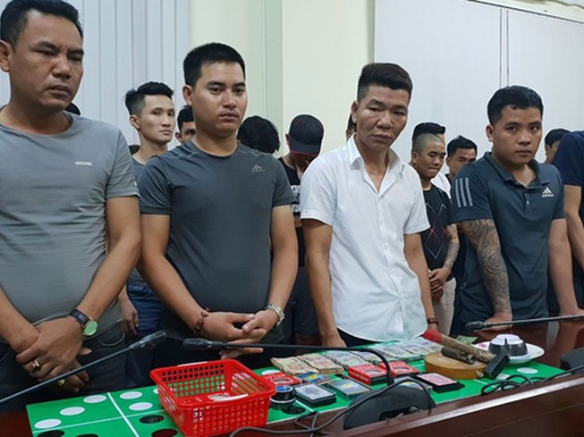 Triệt phá sòng bạc, tạm giữ 38 đối tượng