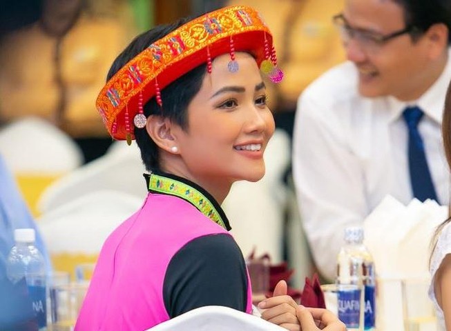 H’Hen Niê chia sẻ tình yêu dành cho hoạt động tình nguyện