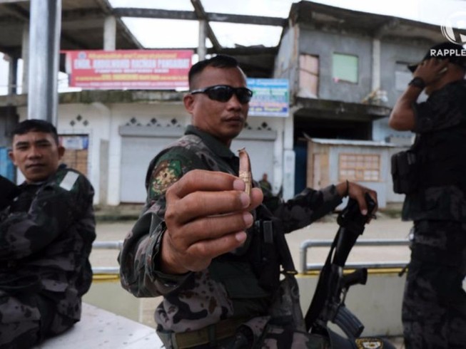 Chân rết IS tích trữ lương thực, cố thủ ở Marawi