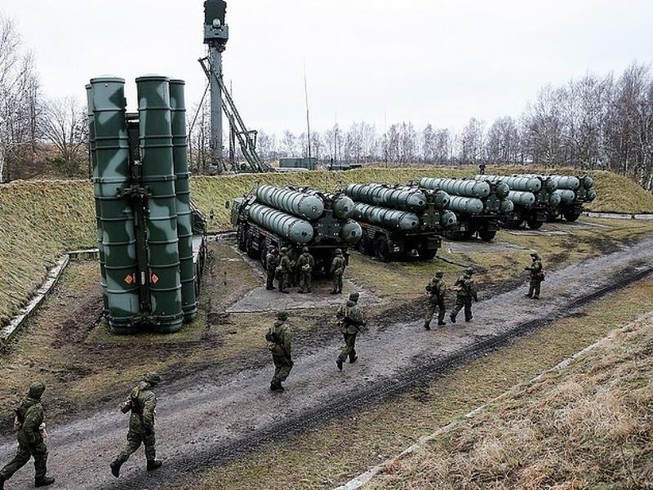 Nga đưa 4 tổ hợp tên lửa S-400 đến Syria