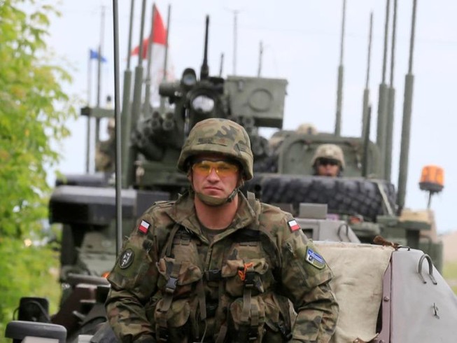 NATO tuyên bố không muốn đối đầu Nga