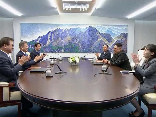 Hai ông Moon, Kim ra tuyên bố ngắn trước cuộc gặp thượng đỉnh
