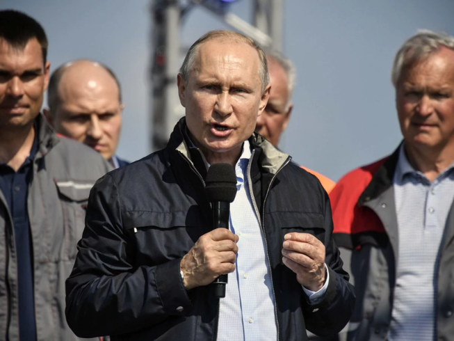 Ông Putin: Vũ khí Nga sẽ bảo đảm cán cân sức mạnh thế giới