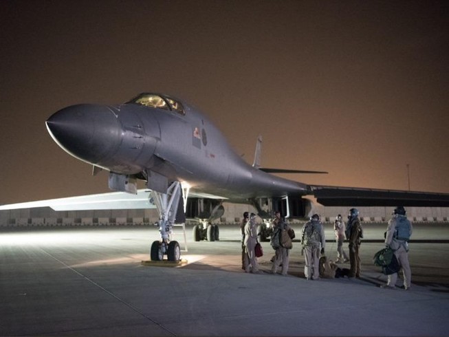 Mỹ trùm mền toàn bộ máy bay ném bom B-1B Lancer vì lỗi an toàn