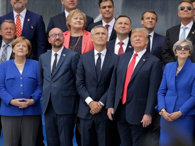 Hội nghị NATO khai mạc, ông Trump nói Đức là “tù nhân” của Nga