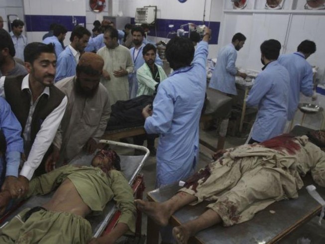 Đánh bom kinh hoàng ở Pakistan, 132 người chết