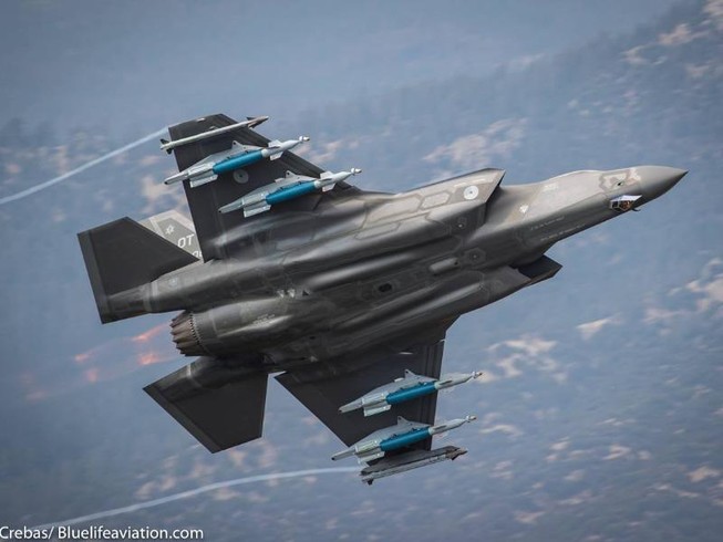 Mỹ tạm ngưng hoạt động toàn bộ F-35 sau vụ rơi tháng trước