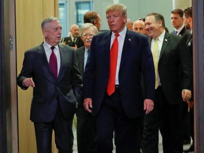 Ông Trump 'bóng gió' về tương lai Bộ trưởng Quốc phòng Mattis