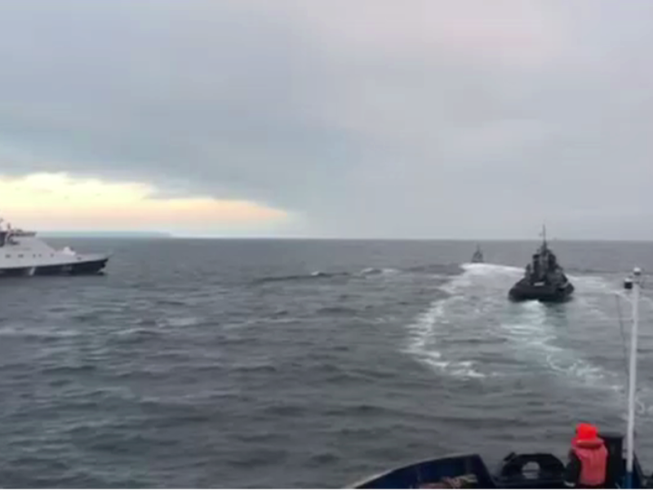 Tổng thống Ukraine kêu gọi NATO đưa tàu chiến đến biển Azov