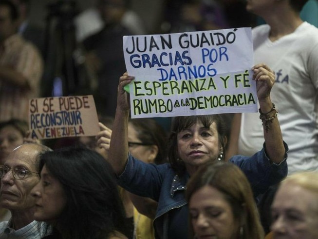 Một số tướng tá quân đội Venezuela quay sang ủng hộ ông Guaido
