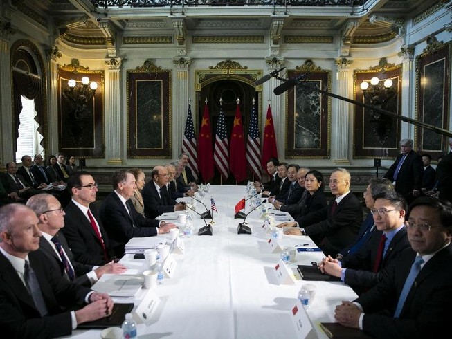 Bloomberg: Mỹ có thể dỡ bỏ toàn bộ thuế quan với Trung Quốc