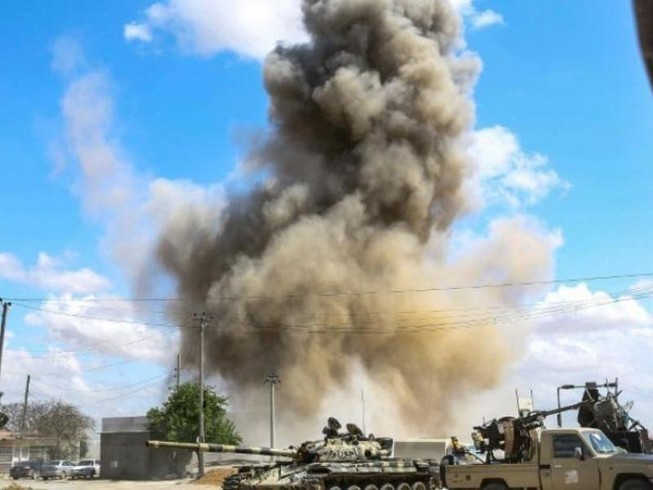 Phe Benghazi không kích dữ dội Tripoli