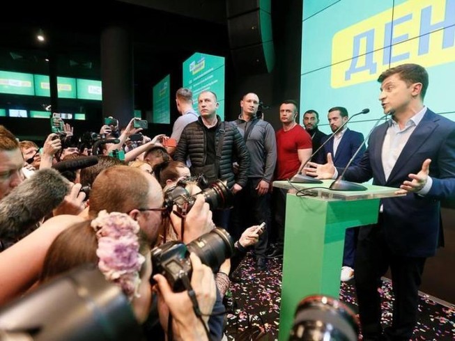 Ông Zelenskiy thề chấm dứt xung đột ở miền đông Ukraine