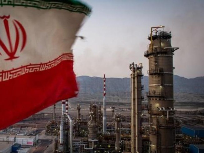 Iran: Không để nước nào chiếm vị trí mình trên thị trường dầu!