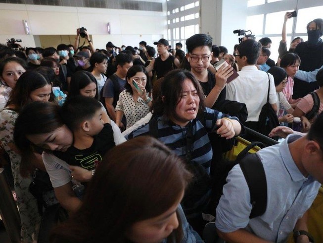 Hong Kong: Hai người bị tấn công vì nghi là mật thám