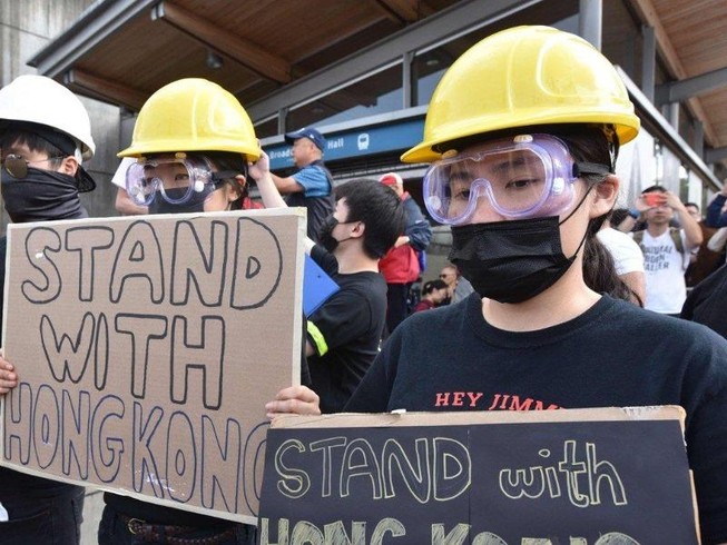Xuống đường ở Anh, Úc, Canada, Pháp ủng hộ biểu tình Hong Kong