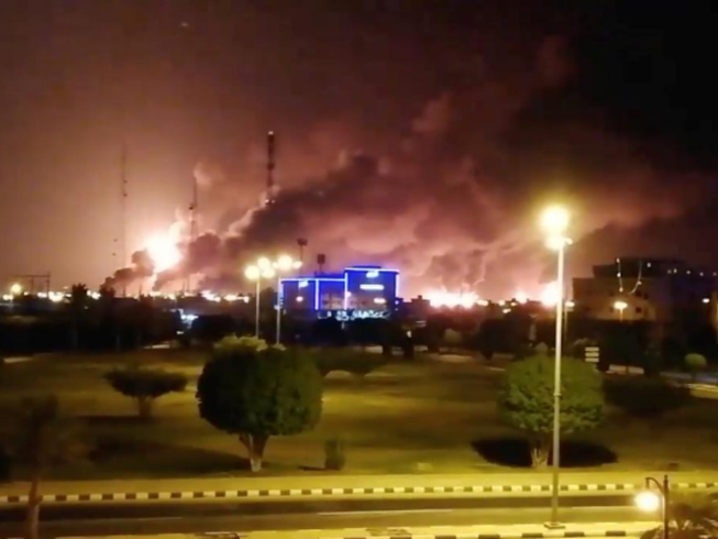 Saudi Arabia hứng họa, giá dầu có thể vọt lên 100 USD/thùng