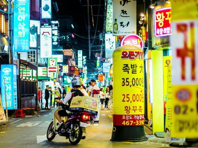 Phần ăn ấm nóng đổi bằng sinh mạng người giao hàng