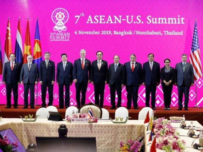 Mỹ chỉ trích Trung Quốc và mời ASEAN dự 'thượng đỉnh đặc biệt'