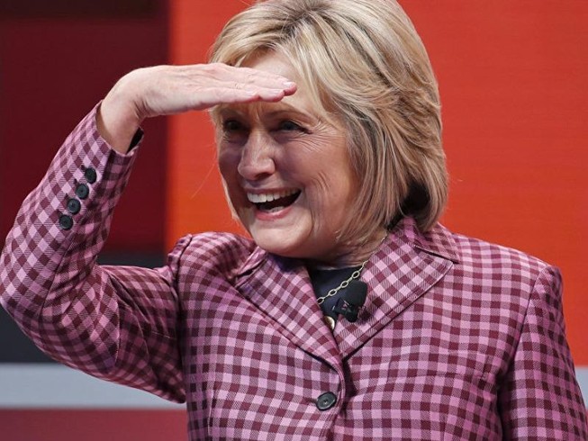 Tranh cử tổng thống 2020: Bà Clinton còn 2 ngày để quyết định