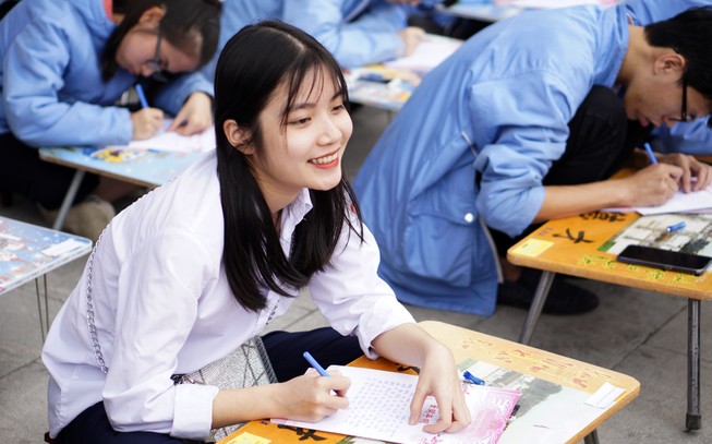 Hơn 500 học sinh khai bút tại khu tưởng niệm Vương triều Mạc