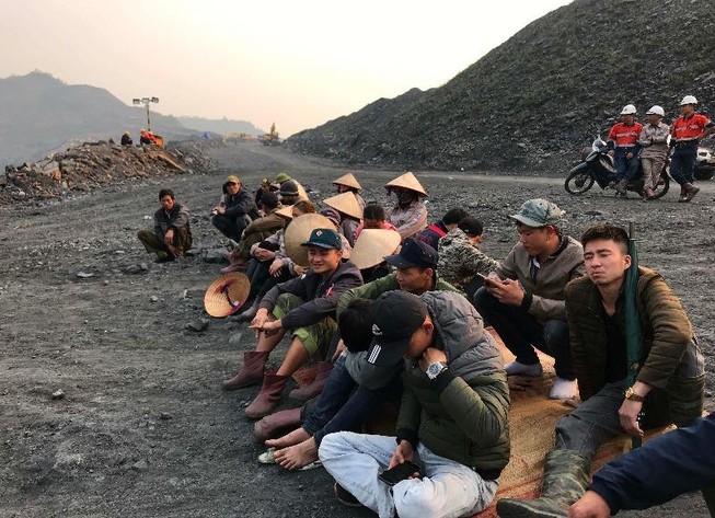 Chủ mỏ và nhà thầu “dàn trận”, mỏ than Uông Thượng tê liệt