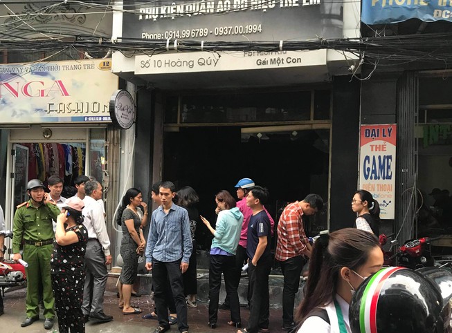 Giành quyền nuôi con, bịt mặt đổ xăng đốt cửa hàng vợ cũ